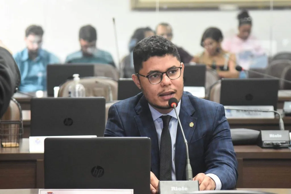 Ribeiro Neto solicita ações para regeneração das nascentes do Rio Jaguarema