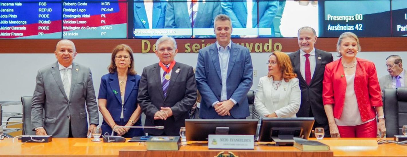 Assembleia concede ao médico e professor Natalino Salgado a Medalha Terezinha Rêgo