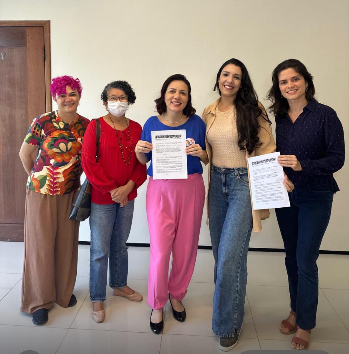 Flávia Alves assina carta-compromisso com a Assistência Social de São Luís