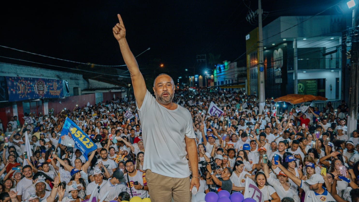 VIOLÊNCIA POLÍTICA – Em Bacabal, suspeitos armados são presos em frente ao Comitê de Roberto Costa