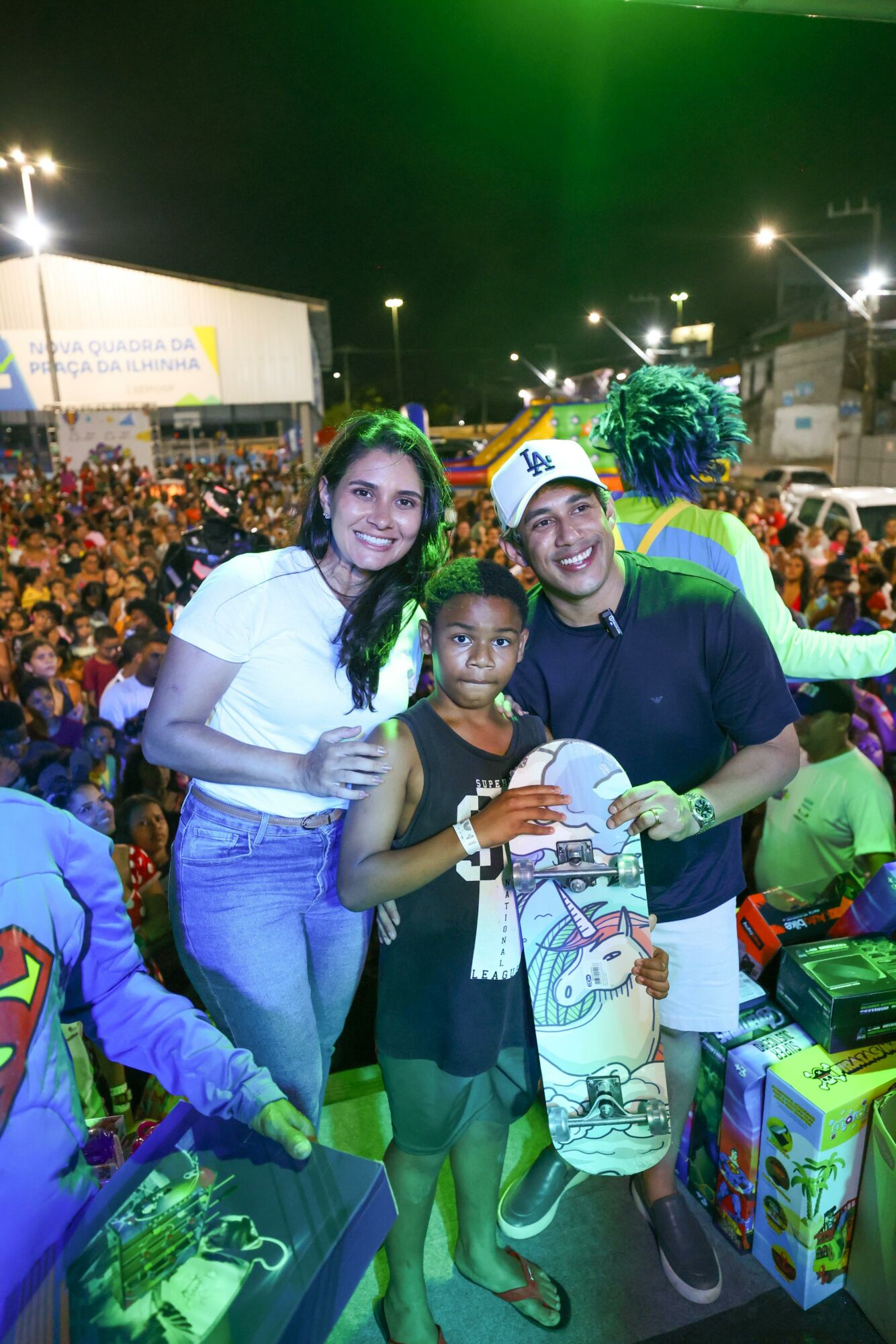 Osmar Filho e Clara Gomes realizam festa para as crianças na região do São Francisco