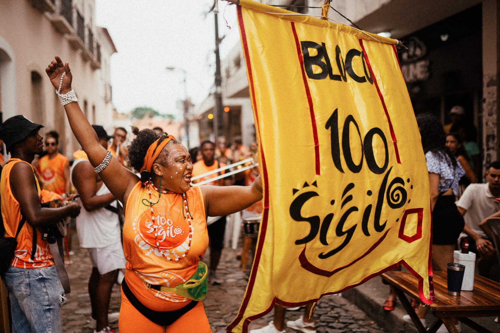 Bloco 100 Sigilo celebra 3 anos com abertura oficial do Carnaval 2025 em São Luís