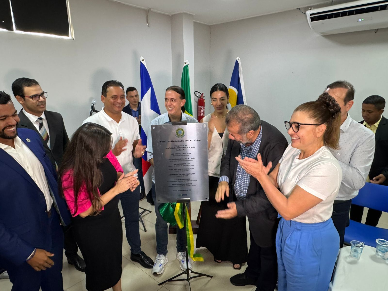 Ao lado do Ministro Carlos Lupi, senador Weverton Rocha, participa de inaugurações de agências do INSS