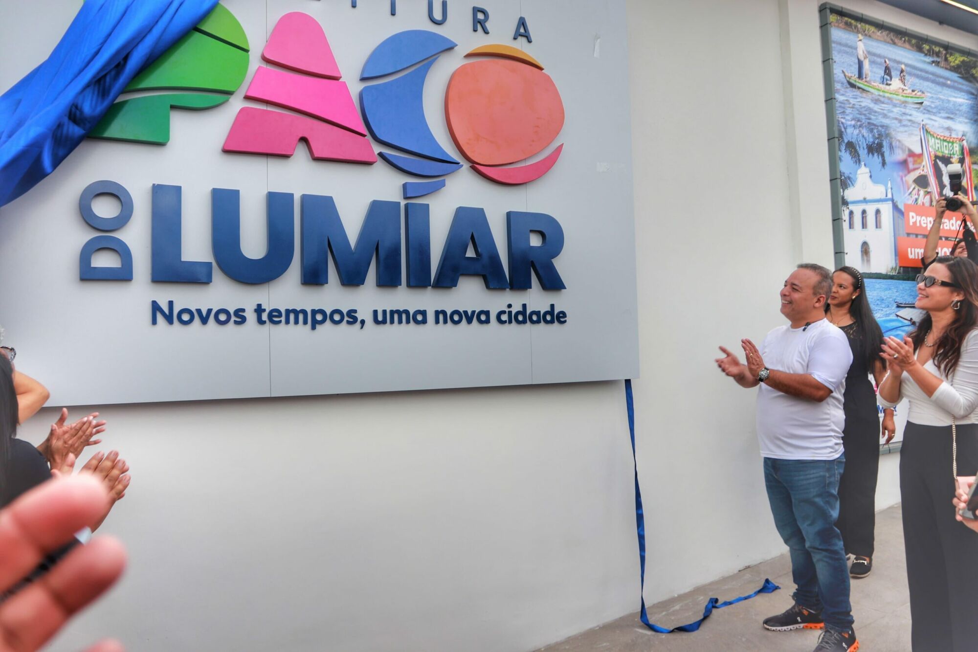 Fred Campos entrega novo Centro Administrativo; empossa secretários; e garante resolver situação de servidores